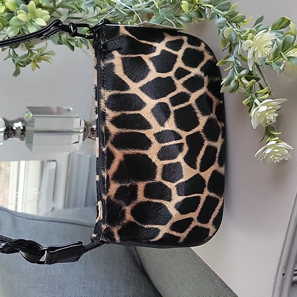 NWT Saks Fifth Avenue Faux Giraffe Plush Shoulder Bag - Picture 4 of 12
